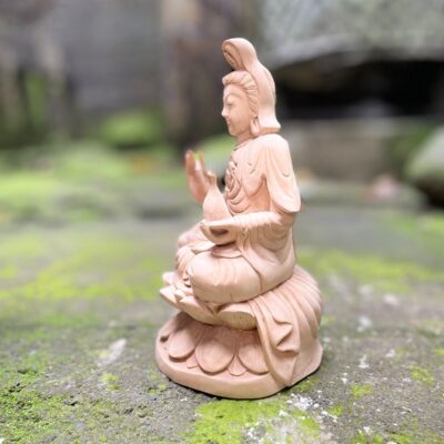 Kwan In Statue