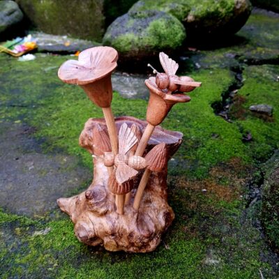 Hand-Carved Wooden Mushroom – Nature-Inspired Wood Sculpture, Rustic Forest Decor