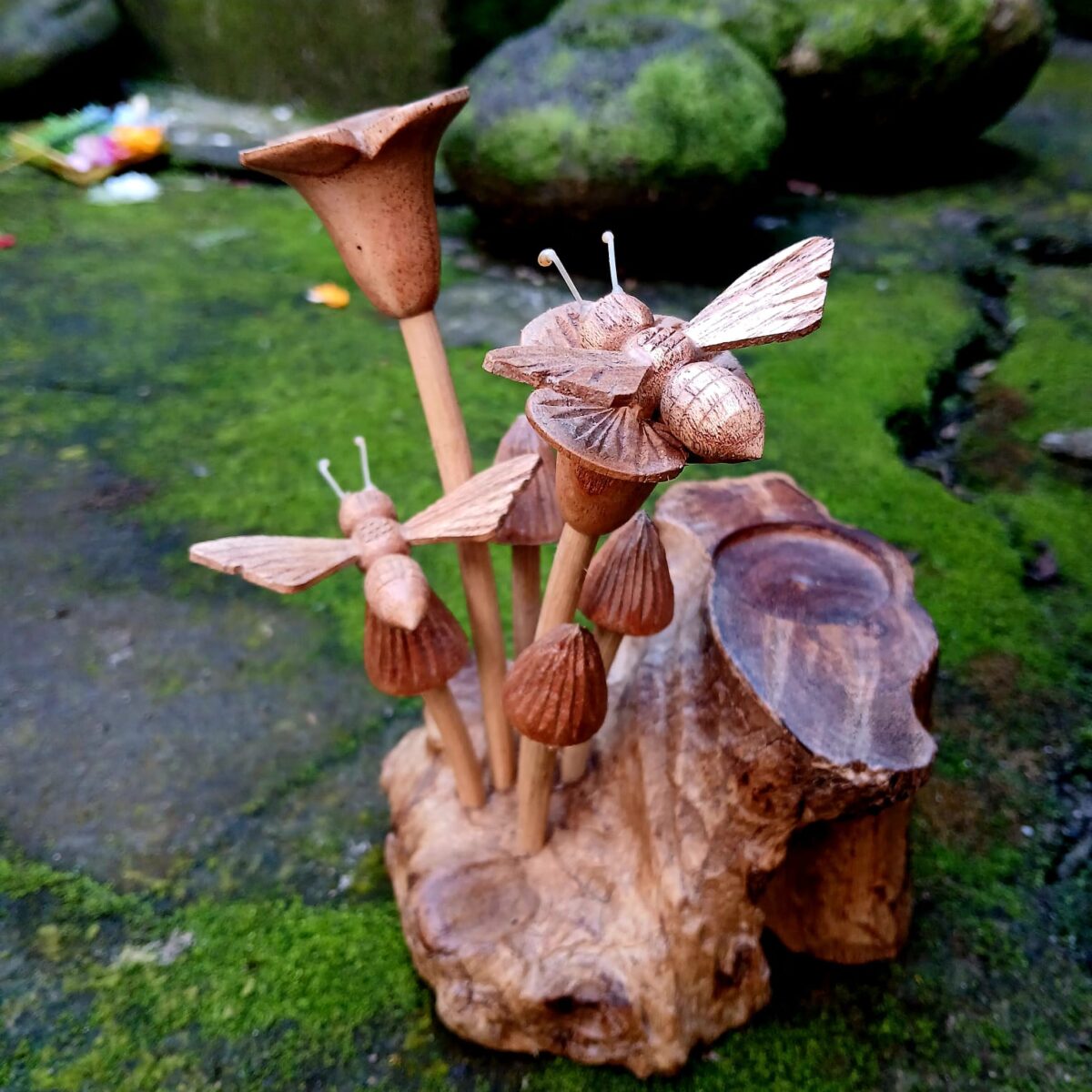 Hand-Carved Wooden Mushroom – Nature-Inspired Wood Sculpture, Rustic Forest Decor