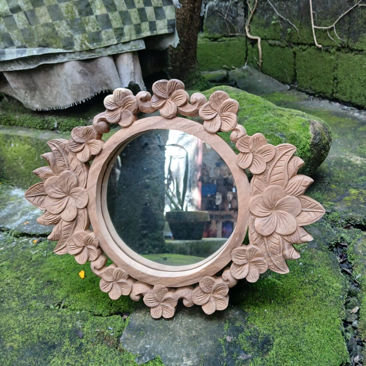 Hand-Carved Wood Wall Mirror – Decorative Carving with Mirror